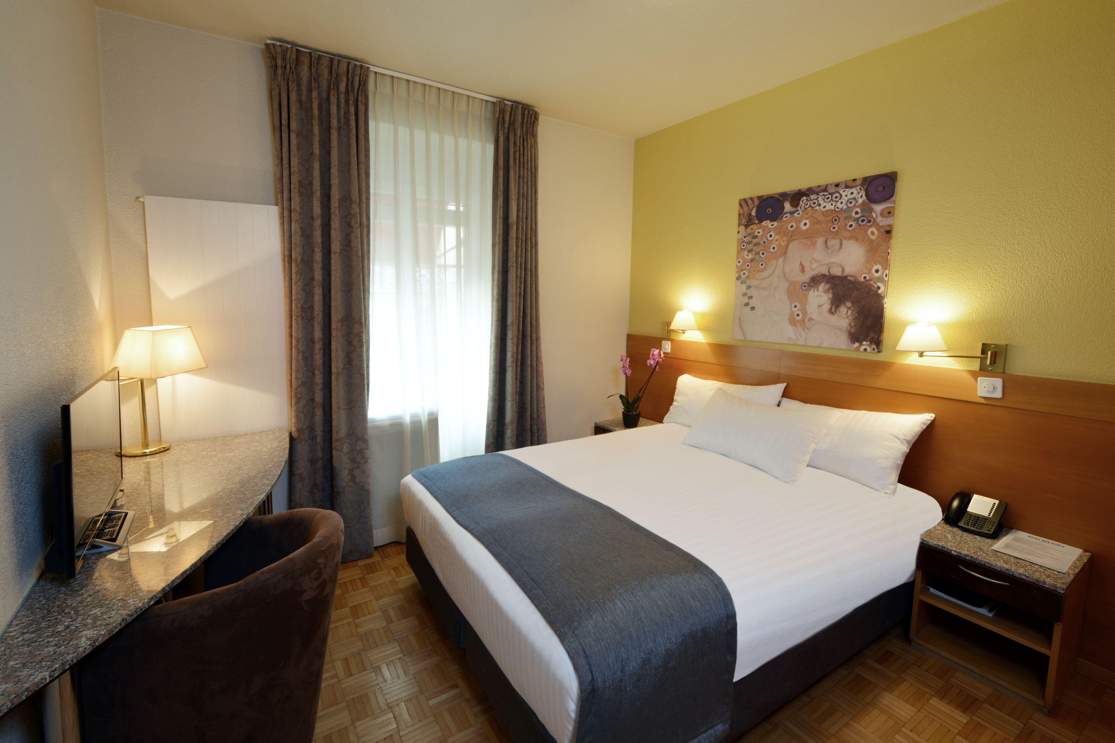 Des Alpes 3*