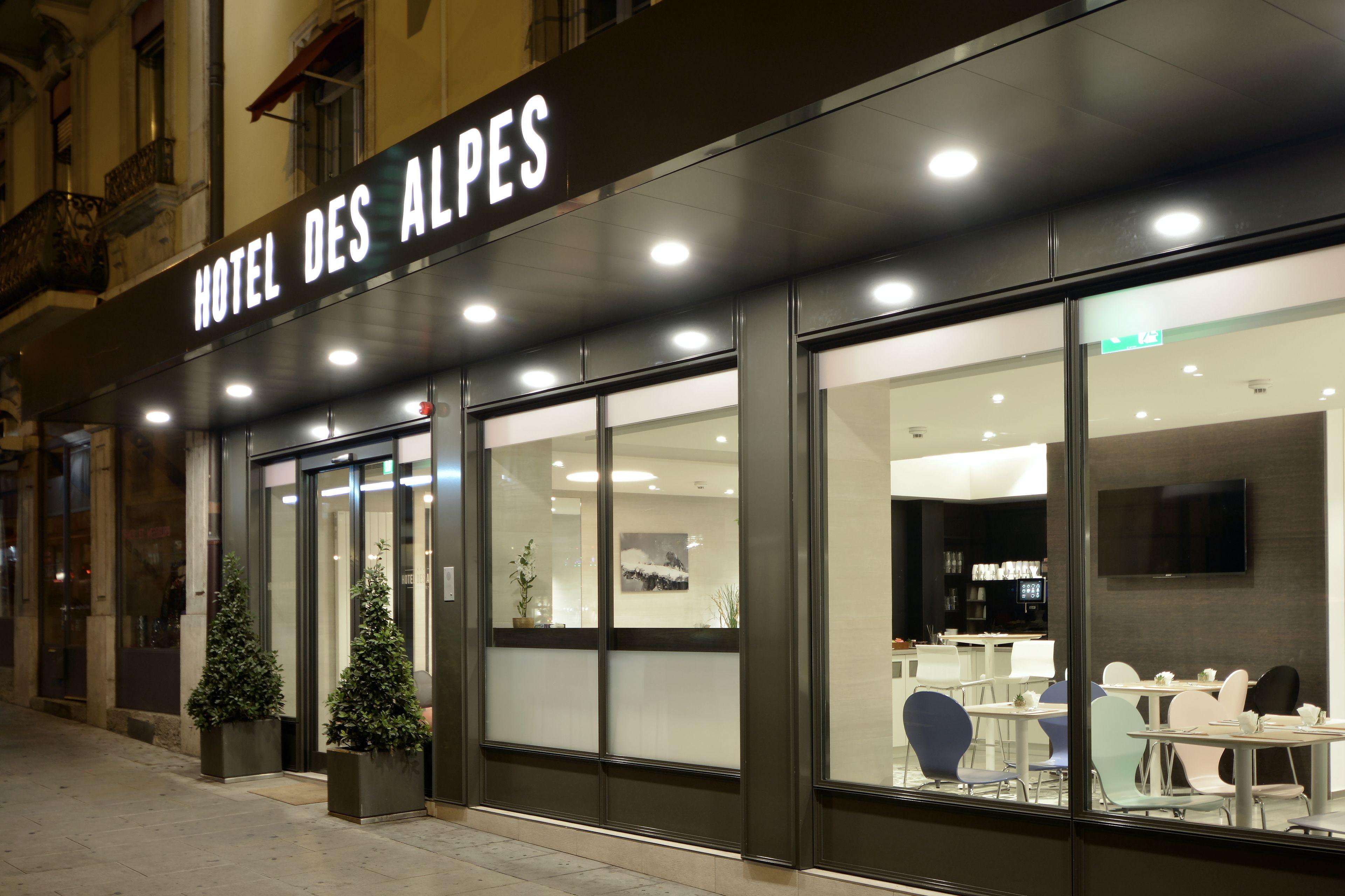 Des Alpes 3*