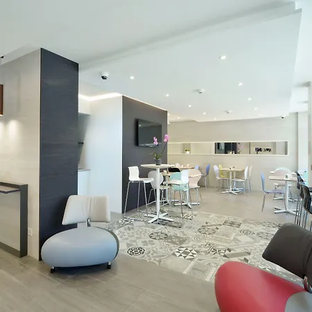 Des Alpes Hotel